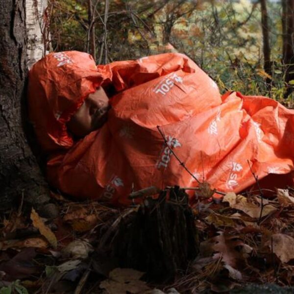 ZGG-R07-g03 Saco vivac de emergencia bothy bag 2 personas — naranja alta visibilidad